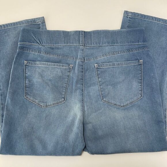 NYDJ Jegging Capri jeans. Size 10. Lift tick technology. - Picture 1 of 7